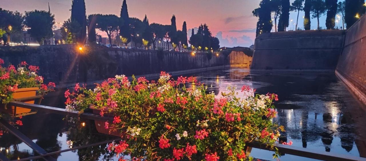 Апартаменти Casa Francesca Песк'єра-дель-Гарда Екстер'єр фото