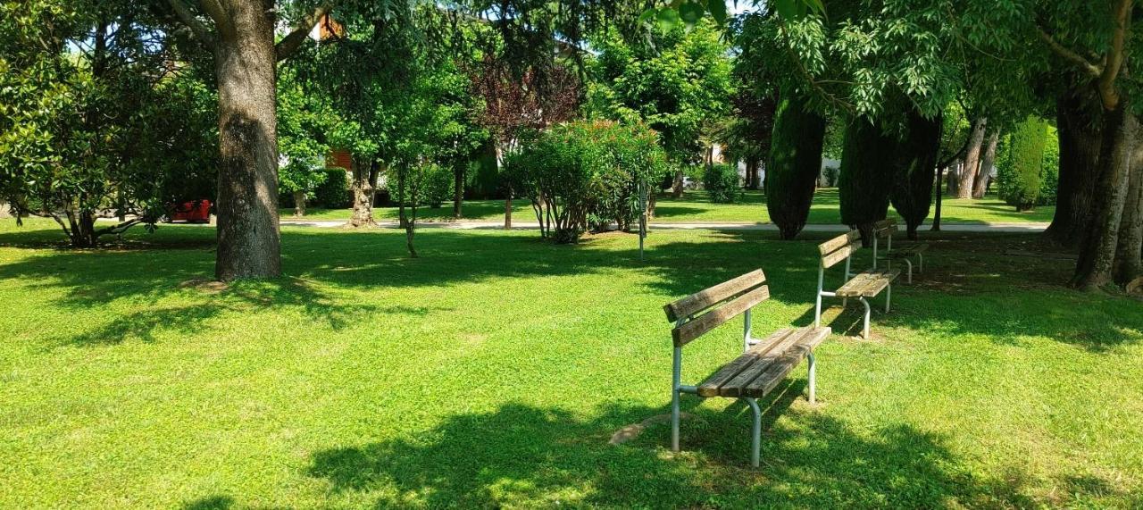 Апартаменти Casa Francesca Песк'єра-дель-Гарда Екстер'єр фото